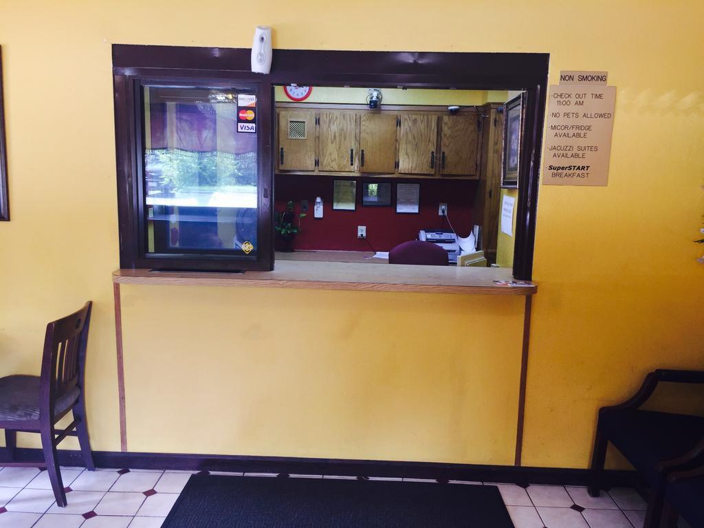 Super Inn Lodge West Ngoại thất bức ảnh